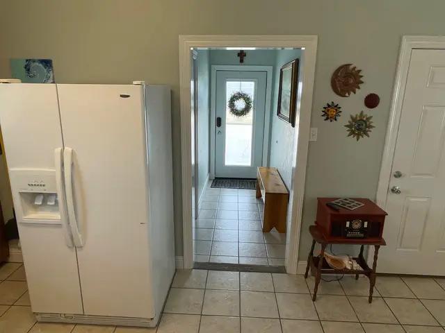 Crystal Beach rental bathroom